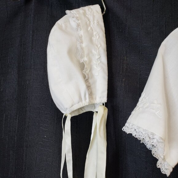 Beautiful Vintage White Lace Baby Christening Gown 3pc Set with Cap Newborn - Picture 10 of 11